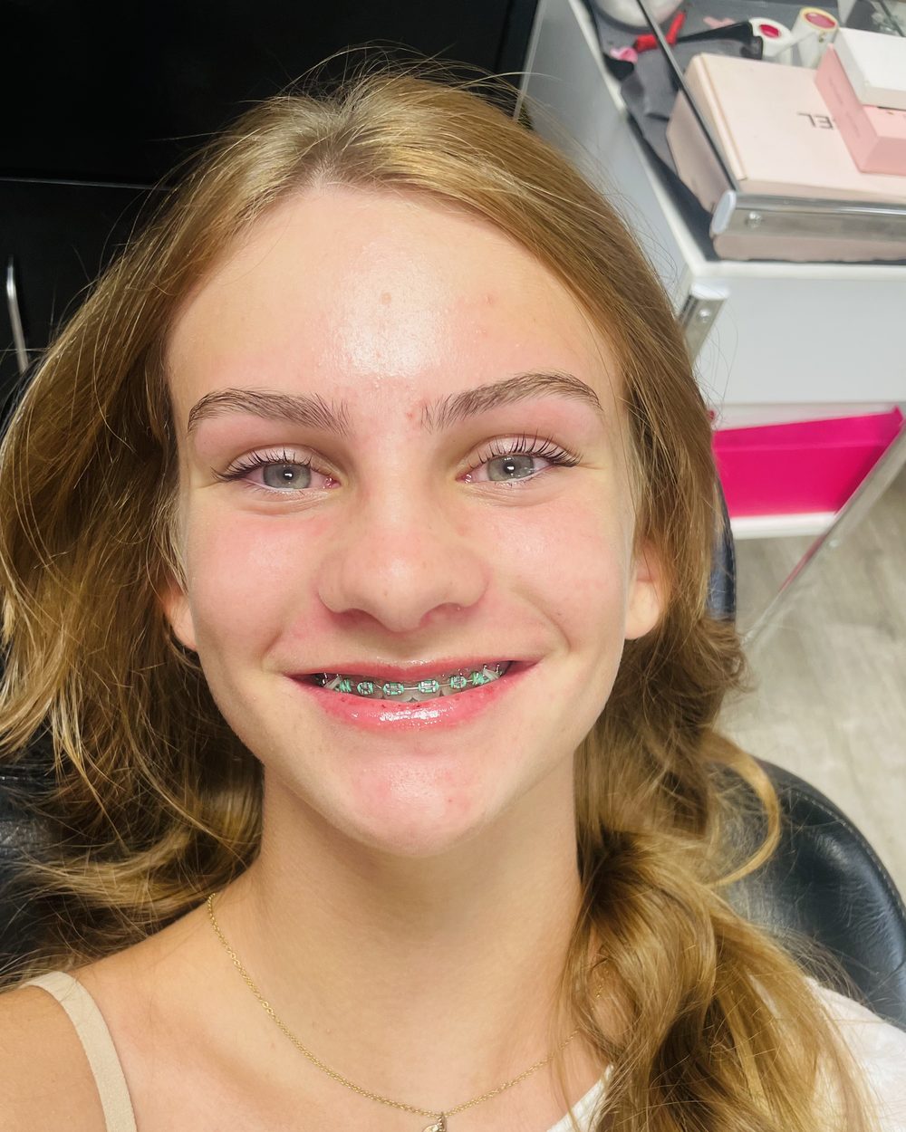 Curled and darkened lashes after a lift and tint
